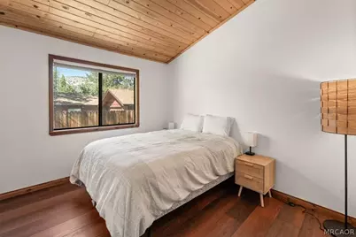 425 E Mountain View Boulevard, Big Bear City, CA 92314 - Photo 15