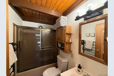 33285 Angeles Drive, Green Valley Lake, CA 92341 - Photo 11