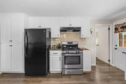 1017 W Rainbow Blvd Boulevard, Big Bear City, CA 92314 - Photo 11