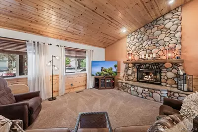 525 E Angeles Boulevard, Big Bear City, CA 92314 - Photo 5