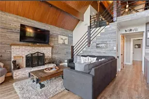747 Bergschrund Dr, Cedar Glen, CA 92325 - Photo 3