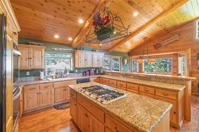 301 Starlight Circle, Big Bear Lake, CA 92315 - Photo 7