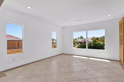 16245 Ridge View Drive, Apple Valley, CA 92307 - Photo 15