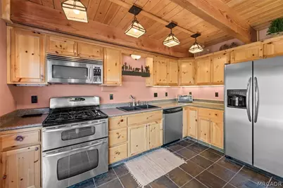 1099 Crags Lane, Fawnskin, CA 92333 - Photo 3