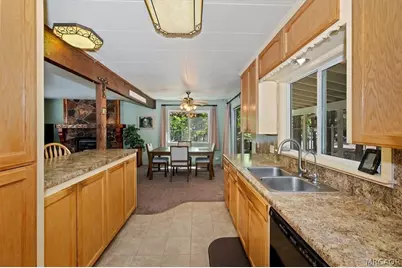 336 W Aeroplane Boulevard, Big Bear City, CA 92314 - Photo 15