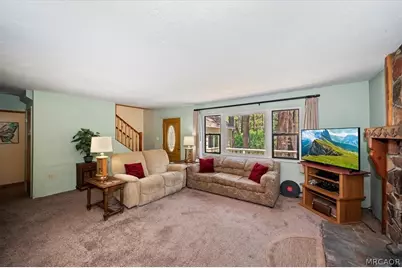 336 W Aeroplane Boulevard, Big Bear City, CA 92314 - Photo 11