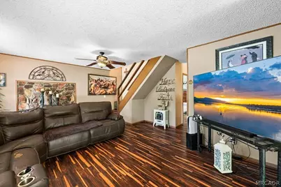 819 Holmes Lane, Sugarloaf, CA 92386 - Photo 11