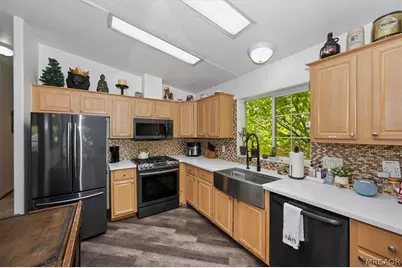 1106 W Country Club Boulevard, Big Bear City, CA 92314 - Photo 15