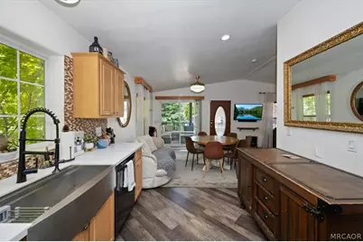 1106 W Country Club Boulevard, Big Bear City, CA 92314 - Photo 17