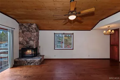 245 Vista Lane, Sugarloaf, CA 92386 - Photo 17