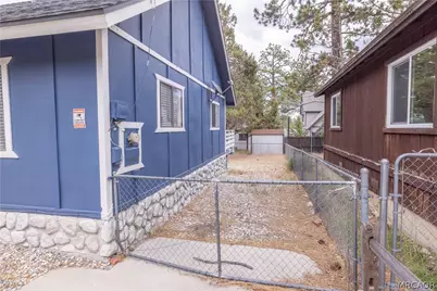 593 Wabash Lane, Sugarloaf, CA 92386 - Photo 9
