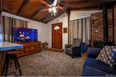 1015 W Sherwood Boulevard, Big Bear City, CA 92314 - Photo 11