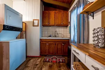 1015 W Sherwood Boulevard, Big Bear City, CA 92314 - Photo 15