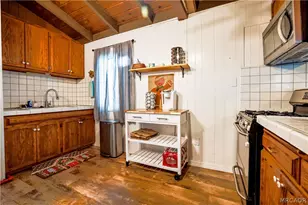 1015 W Sherwood Blvd, Big Bear City, CA 92314 - Photo 11