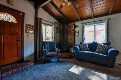 1015 W Sherwood Boulevard, Big Bear City, CA 92314 - Photo 7