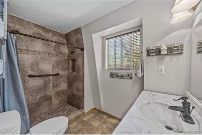 904 E Fairway Boulevard, Big Bear City, CA 92314 - Photo 27