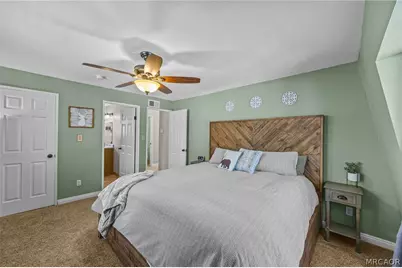 904 E Fairway Boulevard, Big Bear City, CA 92314 - Photo 25