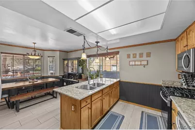 904 E Fairway Boulevard, Big Bear City, CA 92314 - Photo 19