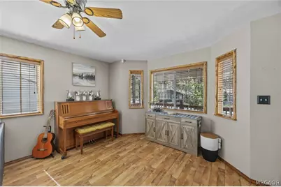 904 E Fairway Boulevard, Big Bear City, CA 92314 - Photo 7