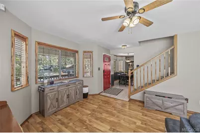 904 E Fairway Boulevard, Big Bear City, CA 92314 - Photo 5