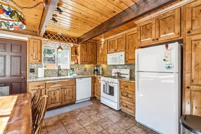 108 W Aeroplane Boulevard, Big Bear City, CA 92314 - Photo 9