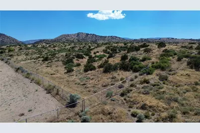 8001 Johnson Road, Phelan, CA 92371 - Photo 13
