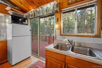 1501 Tuolumne Road, Big Bear City, CA 92314 - Photo 15