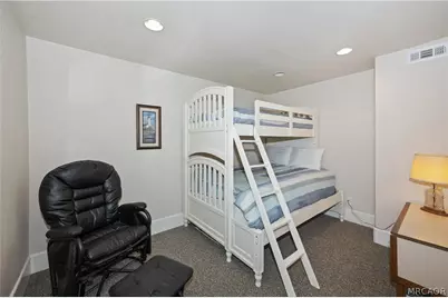 28714 Palisades Drive, Lake Arrowhead, CA 92352 - Photo 37