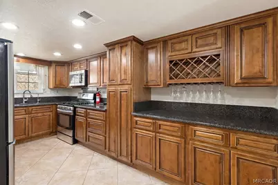16465 Green Tree Boulevard #18, Victorville, CA 92395 - Photo 11