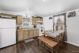 201 Maple Ln, Sugarloaf, CA 92386 - Photo 9
