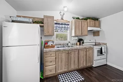 201 Maple Lane, Sugarloaf, CA 92386 - Photo 3