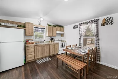 201 Maple Lane, Sugarloaf, CA 92386 - Photo 9
