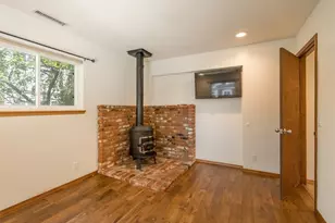 126 Eureka Dr, Big Bear Lake, CA 92315 - Photo 17