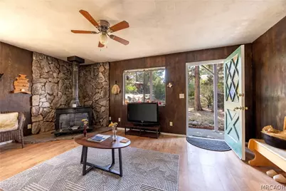 133 Holmes Lane, Sugarloaf, CA 92386 - Photo 7