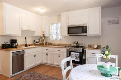 133 Holmes Lane, Sugarloaf, CA 92386 - Photo 11