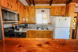 945 Greenway Dr, Big Bear City, CA 92314 - Photo 9