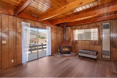 530 W Sherwood Boulevard, Big Bear City, CA 92314 - Photo 5