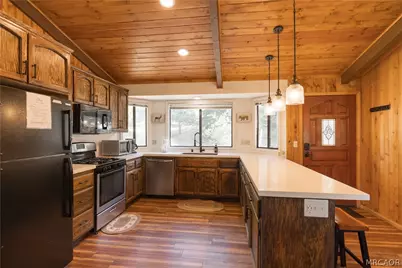 1414 Klamath Road, Big Bear City, CA 92314 - Photo 11