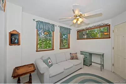 563 E Victoria Court, Lake Arrowhead, CA 92352 - Photo 31
