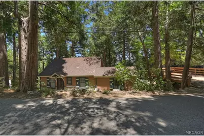 563 E Victoria Court, Lake Arrowhead, CA 92352 - Photo 3