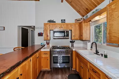 642 Villa Grove Avenue, Big Bear City, CA 92314 - Photo 7