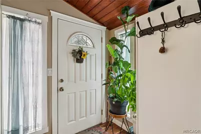 1557 Edge Cliff Drive, Lake Arrowhead, CA 92352 - Photo 9