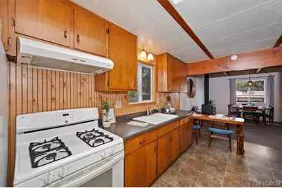 710 W Fairway Boulevard, Big Bear City, CA 92314 - Photo 15