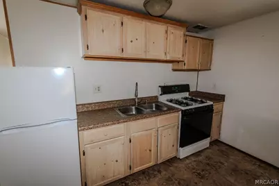 595 Vista Avenue, Sugarloaf, CA 92386 - Photo 7