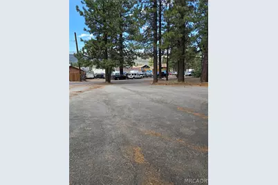 412 W Country Club Boulevard, Big Bear City, CA 92314 - Photo 3