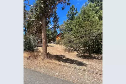 560 Highland Lane, Sugarloaf, CA 92386 - Photo 3