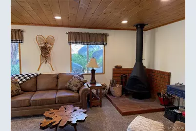 39155 Cedar Dell Road, Fawnskin, CA 92333 - Photo 23