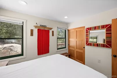 391 Pine Hill Drive, Fawnskin, CA 92333 - Photo 11