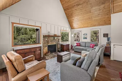 391 Pine Hill Drive, Fawnskin, CA 92333 - Photo 9