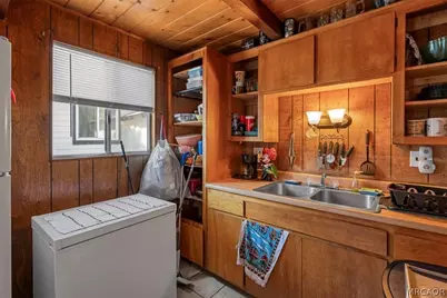 396 Holmes Lane, Sugarloaf, CA 92386 - Photo 19